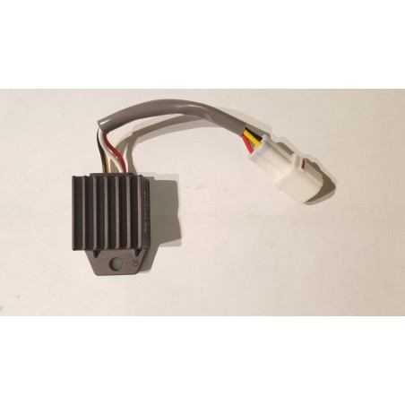 Regolatore di tensione RR 125/200/250/300 2T dal 2013 al 2019 RR 350/400/450/498/520/525 4T 2005/2015