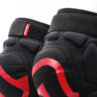 GINOCCHIERE SOFT NERO/ROSSO ACERBIS