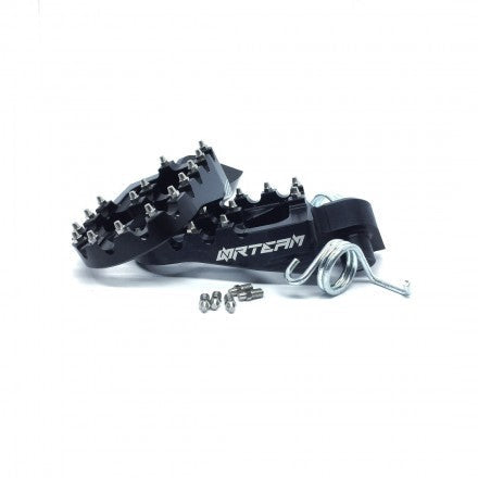 COPPIA PEDANE IN ERGAL NERE BETA RR 125-200-250-300 2T RR 350-390-430-480 4T 2020-2024
