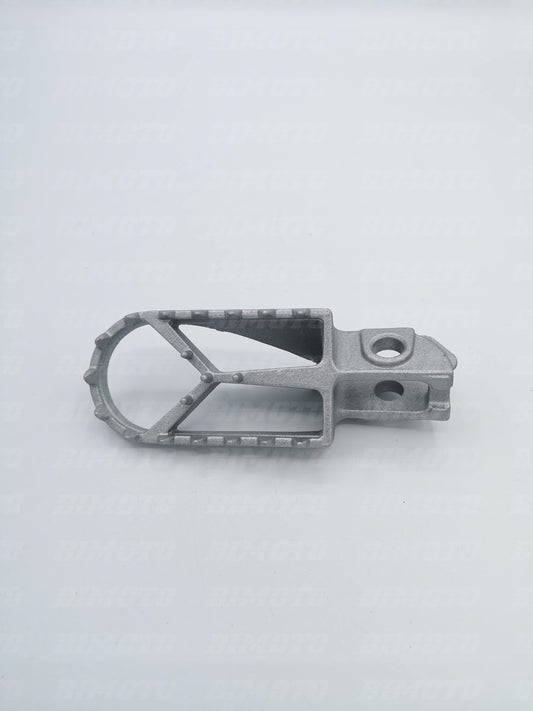 Pedana poggiapiedi sinistra Beta RR 2T 125 200 250 300 – 4T 350 390 430 480 (2020-2026) OEM 037320080000
