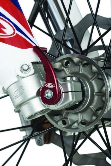 TAPPO PERNO RUOTA PER ESTRAZIONE RAPIDA Beta RR 2T 2013-2024 RR 4T 2012-2024 Xtrainer 2015-2025 XPRO 2T-4T 2025